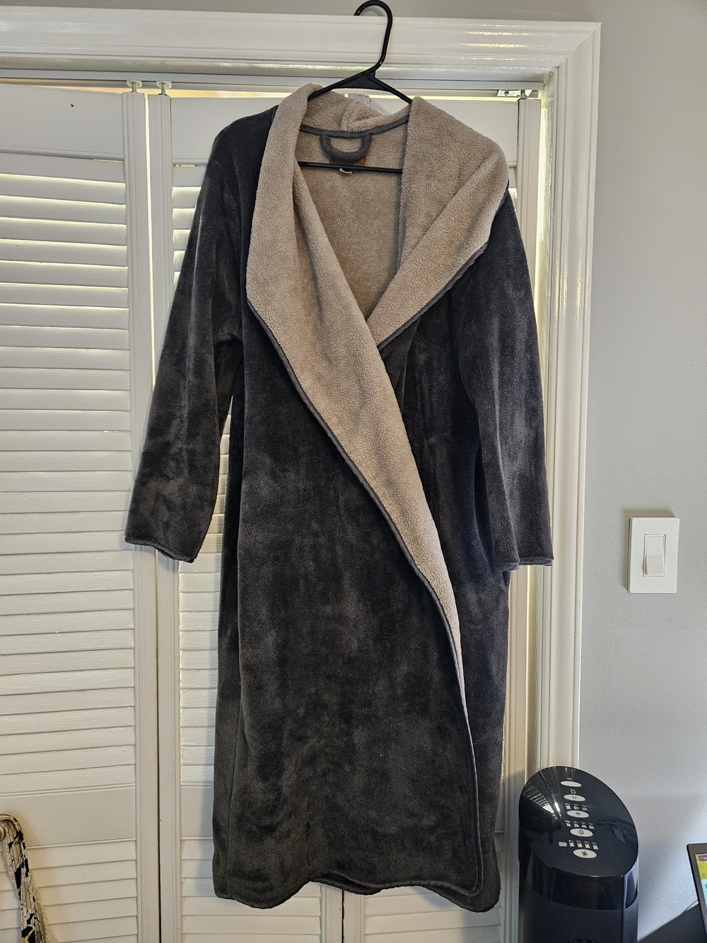 READ DESCRIPTION Koolaburra Fleece Robe L
